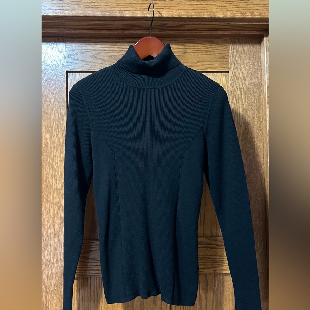White House Black Market Women's Black Turtleneck Sweater